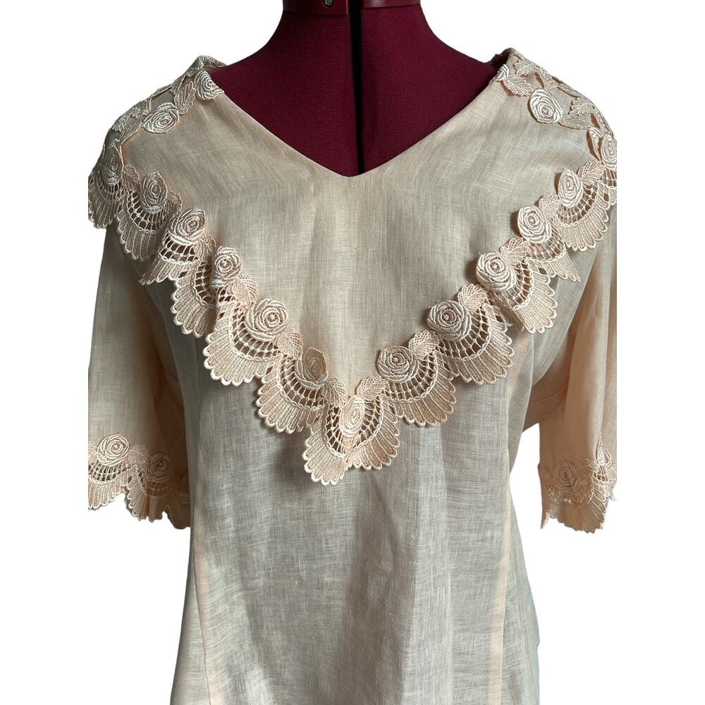 Cloak of Many Colors Vintage Sz 12 Folded Collared Rose Embroidered Blouse Peach - Picture 4 of 6